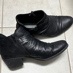Baretraps Bianca Women's Black Boots - slightly worn
